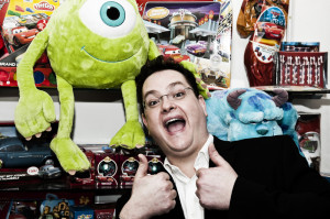 Spiludvikleren John Vignocchi fra Disney Interactive vil opfordre spillerne til at bygge alt fra Disneyland til kæmpestore flippermaskiner og sende det ind til Disney 