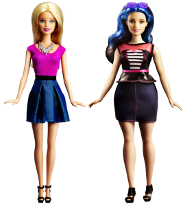 Den originale Barbie side om side med Curvy-Barbie